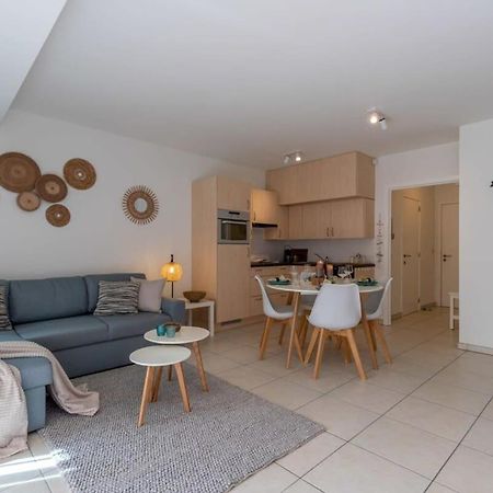 'Blue Sea' - Studio In Ostend With Private Parking Apartment Bagian luar foto