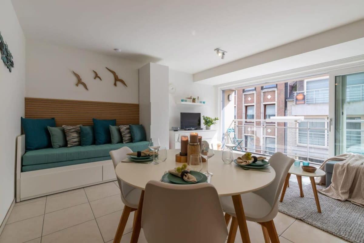 'Blue Sea' - Studio In Ostend With Private Parking Apartment Bagian luar foto