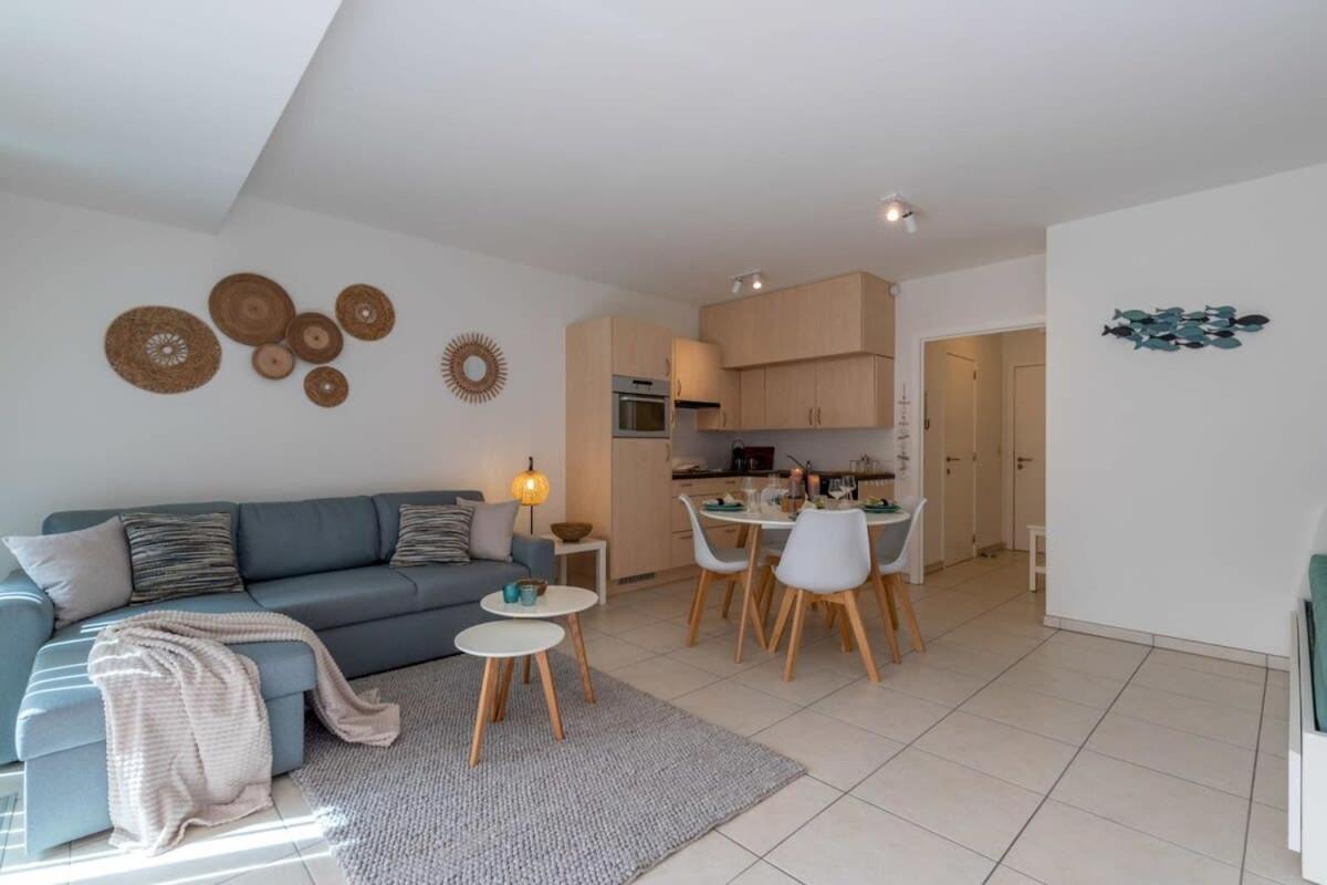 'Blue Sea' - Studio In Ostend With Private Parking Apartment Bagian luar foto